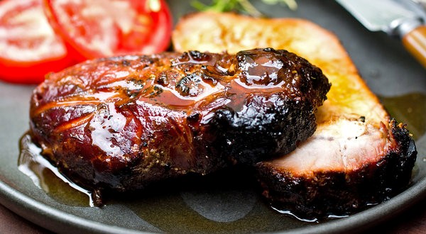 Grilled pork loin with wine-salt rub