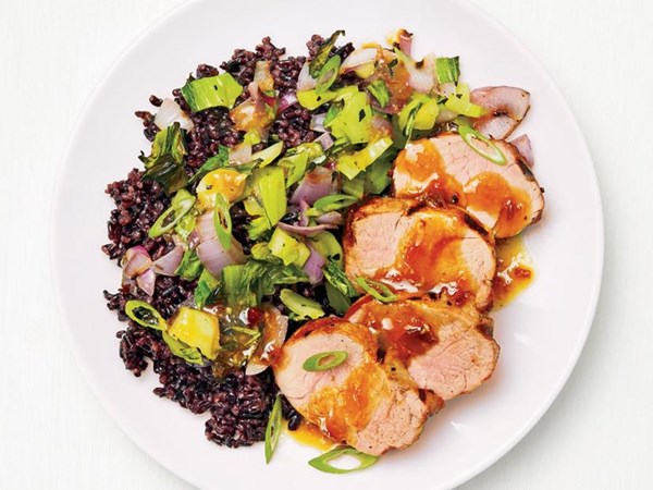 Grilled pork tenderloin with black rice 