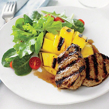 Grilled pork with mango and rum sauce