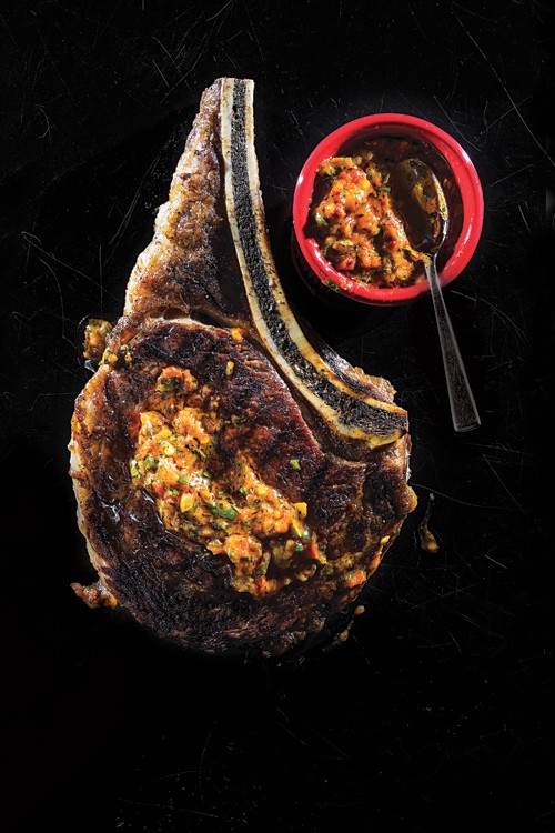 Grilled rib eye with sweet-hot pepper sauce