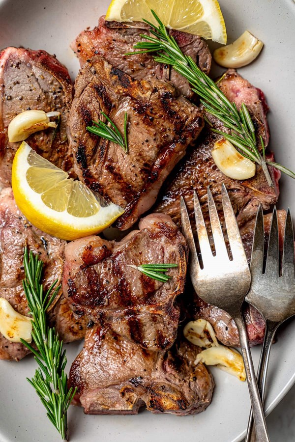Grilled rosemary lamb chops
