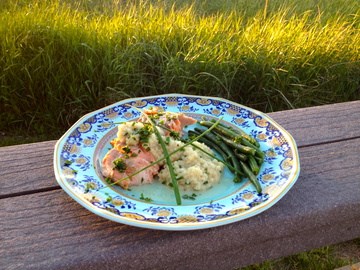 Grilled salmon fillets with fennel mustard sauce (Saumon grillé à la sauce moutarde et fenouil)
