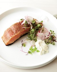 Grilled salmon gravlax