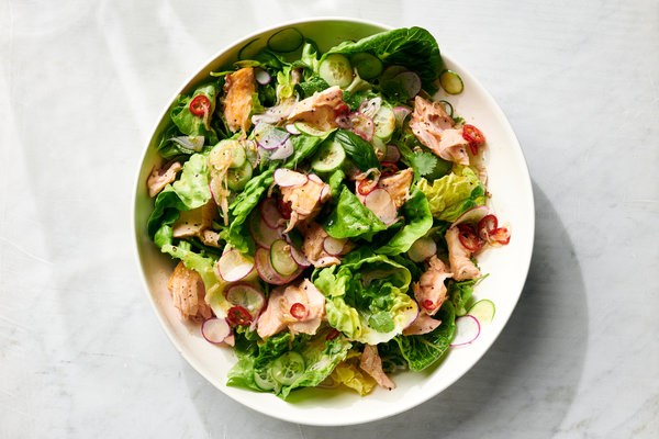 Grilled salmon salad with lime, chiles and herbs