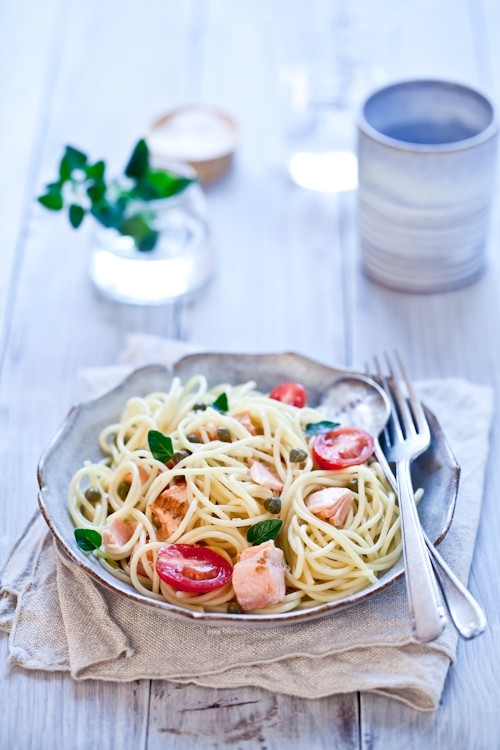 Grilled salmon spaghetti with grape tomatoes and capers