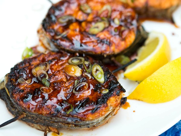 Grilled salmon steak medallions