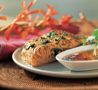 Grilled salmon with chili-lime sauce (Plah sah-mohn pao)