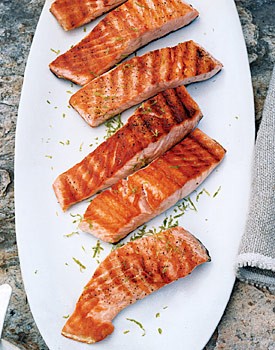 Grilled salmon with lime butter sauce