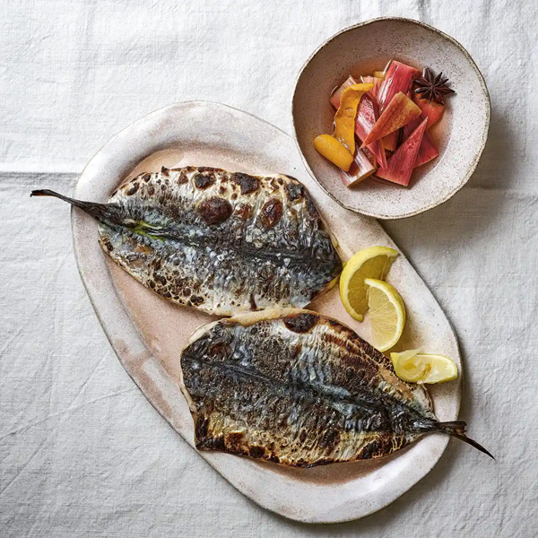 Grilled salt-and sugar-cured mackerel (Jaban godeunchungeo gul)