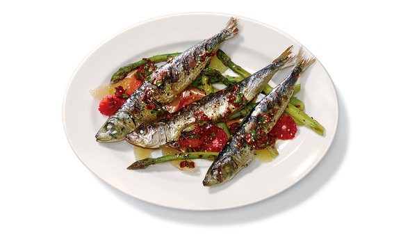 Grilled sardines and asparagus with citrus, chiles and sesame