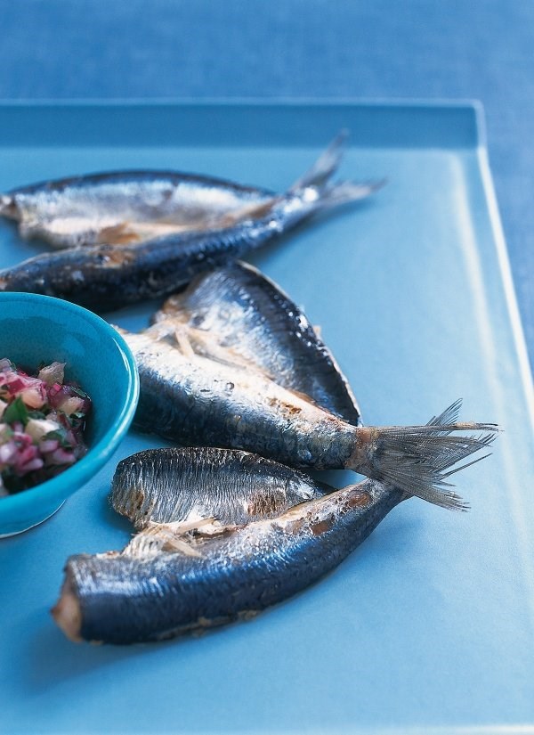 Grilled sardines with lemon salsa