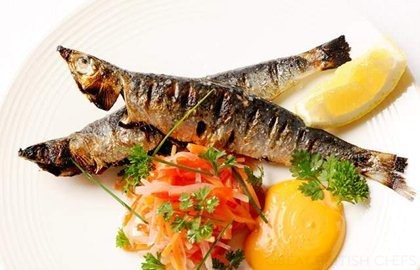 Grilled sardines with paprika mayonnaise