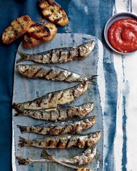 Grilled sardines with piquillo pepper sauce
