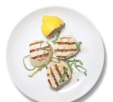 Grilled scallops of olive oil and lemon