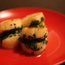 Grilled scallops with basil stuffing