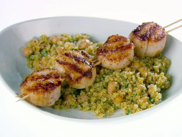Grilled scallops with orange-scented quinoa