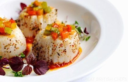 Grilled scallops with tomato chutney and roasted peppers