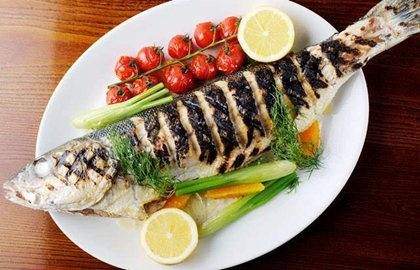 Grilled sea bass with fennel and dill