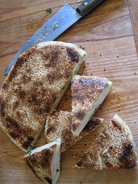 Grilled sesame breads with green onions  (Zhīmá fāmiàn cōngyóubĭng / 芝麻發麵蔥油餅)