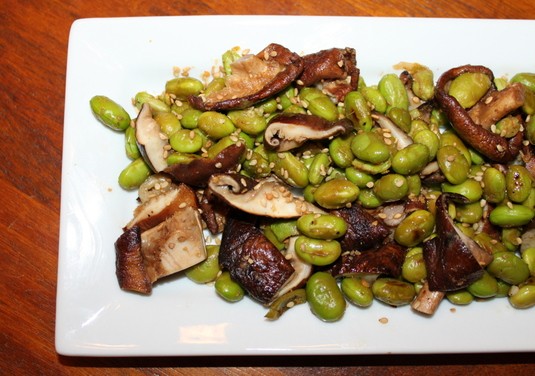 Grilled shiitake and edamame salad