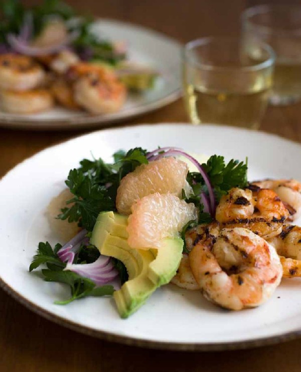 Grilled shrimp and grapefruit salad