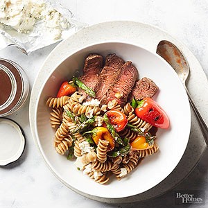 Grilled sirloin and pepper pasta salad