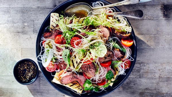 Grilled-skirt-steak-and-hearts-of-palm salad