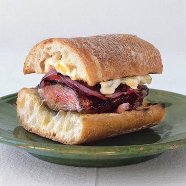 Grilled skirt steak and pepper sandwiches with corn mayonnaise