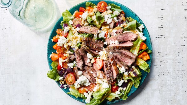 Grilled skirt-steak salad