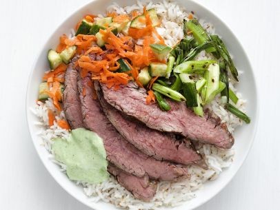 Grilled steak and rice bowl