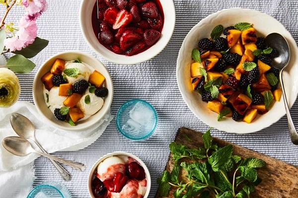 Grilled strawberries Romanoff