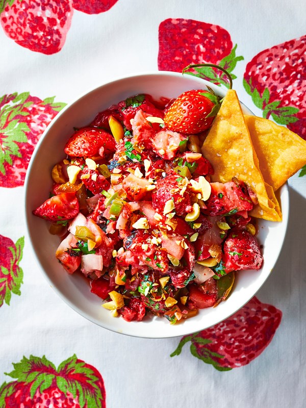 Grilled strawberry salsa fresca