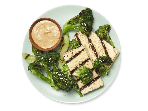 Grilled tofu and broccoli with peanut sauce