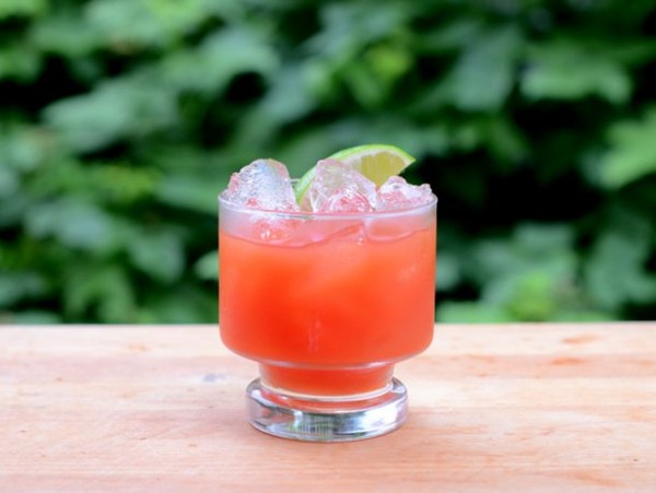 Grilled tomato and toasted chili cocktail