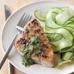 Grilled tuna with basil-walnut sauce