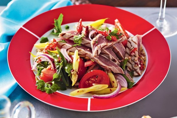 Grilled tuna with marinated tomato salad