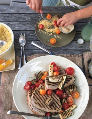 Grilled tuna with Provençal vegetables and easy aioli