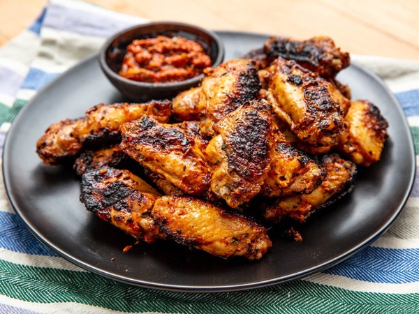 Grilled Turkish-style chicken wings