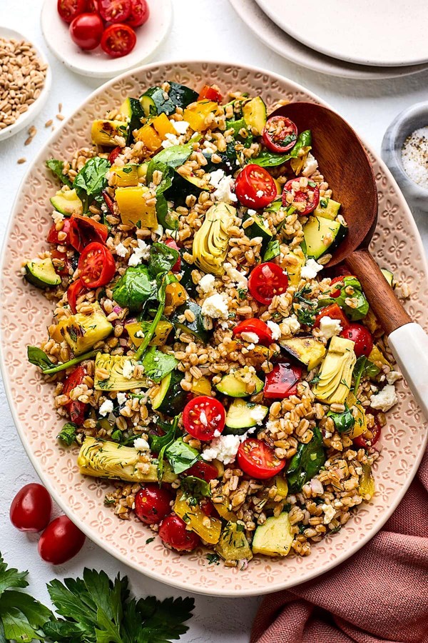 Grilled vegetable farro salad