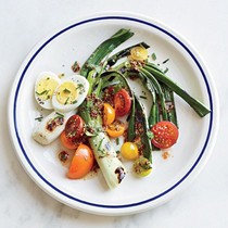 Grilled Vidalia onion salad