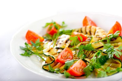 Grilled zucchini and tomato salad 