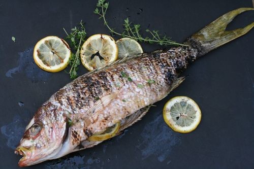 Grilling whole fish