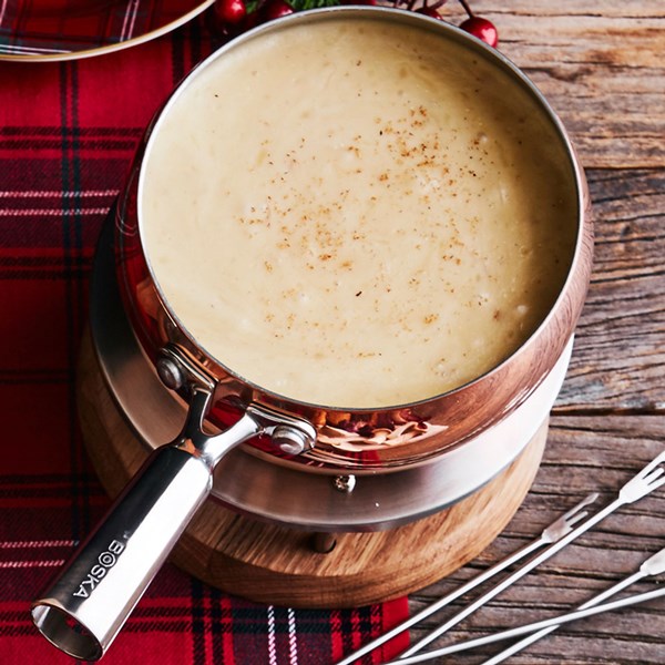 Gruyère and caramelized shallot fondue