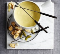 Gruyère and cider fondue