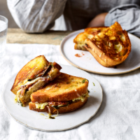Gruyère, fig and thyme toasties