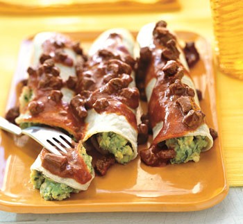 Guacamole tacos with tomatillo and steak sauce