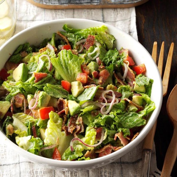 Guacamole tossed salad