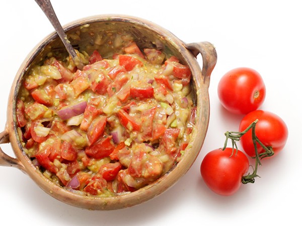 Guacamole with lots of tomato