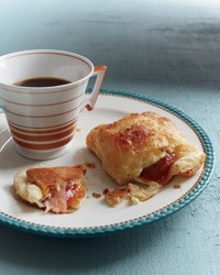 Guava-cream cheese pastries