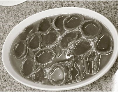 Guava halves in syrup (Cascos de guayaba)